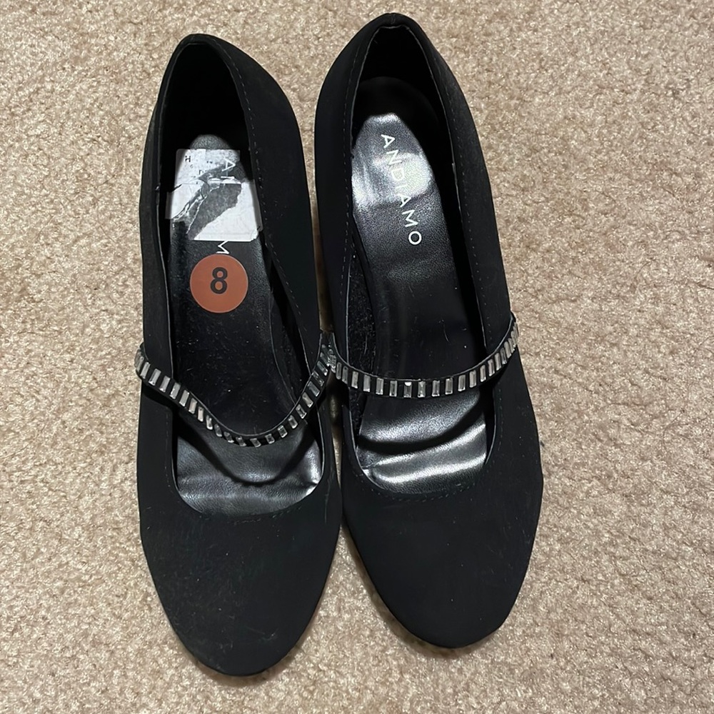 Andiamo shoes, size 8. Wore them 2x.